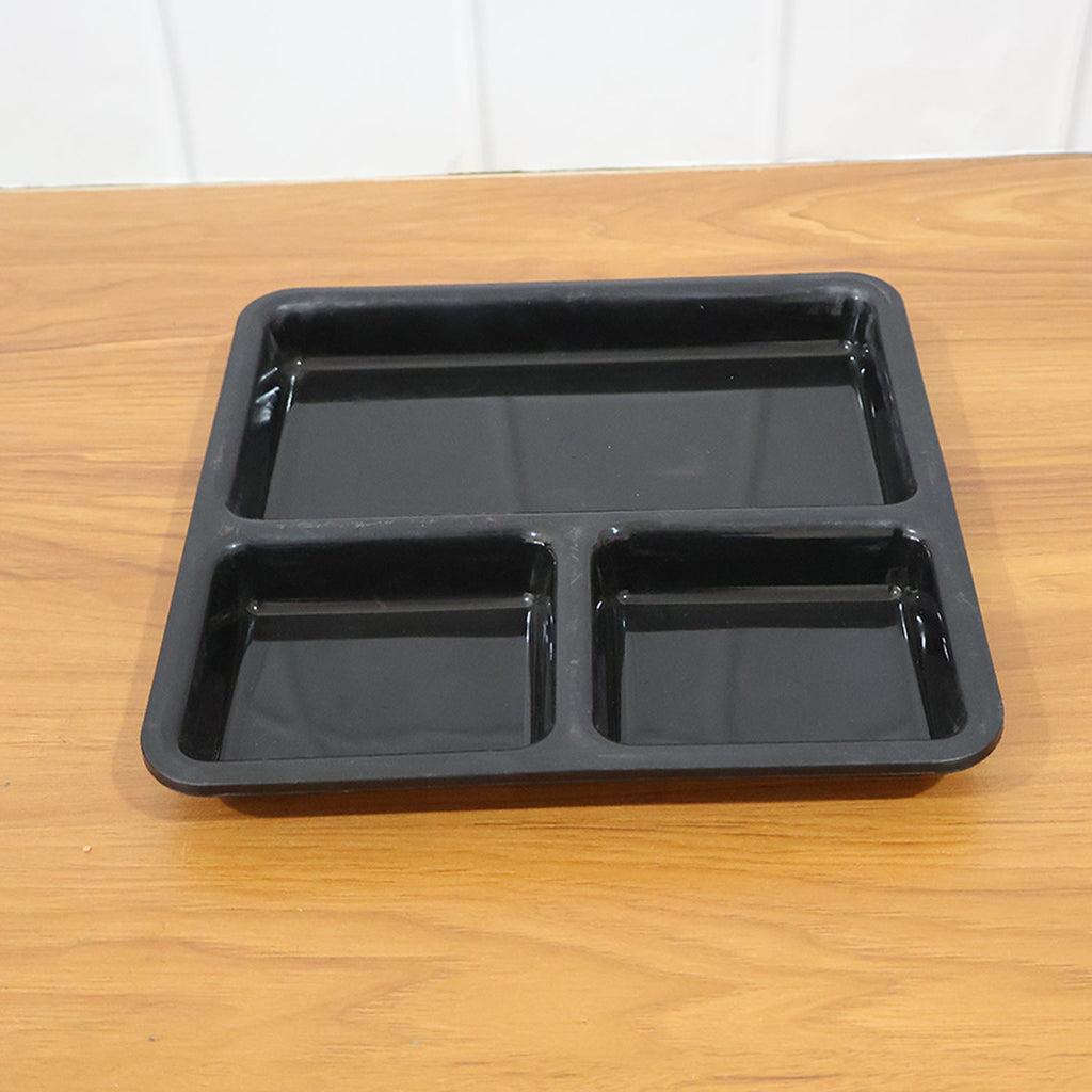 Plastic Multi-Compartment Meal Serving Tray – 3-Section Rectangular Dining Plate (1 Pc / Black)